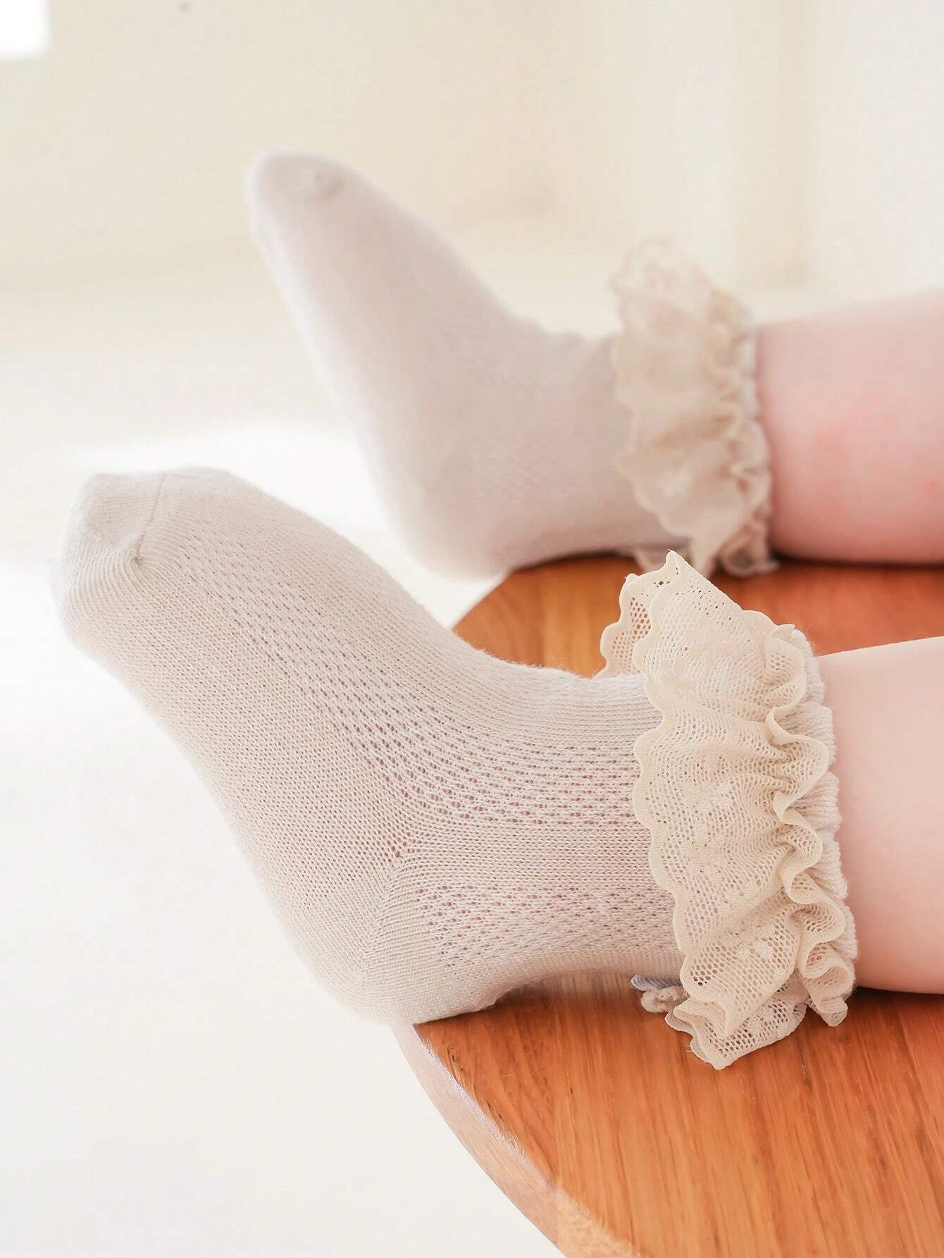 1 Pair Beige Lace Trimmed Hollow Out Breathable Soft And Comfortable Socks For Toddler Girls