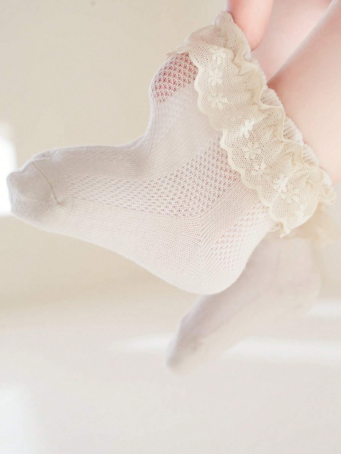 1 Pair Beige Lace Trimmed Hollow Out Breathable Soft And Comfortable Socks For Toddler Girls