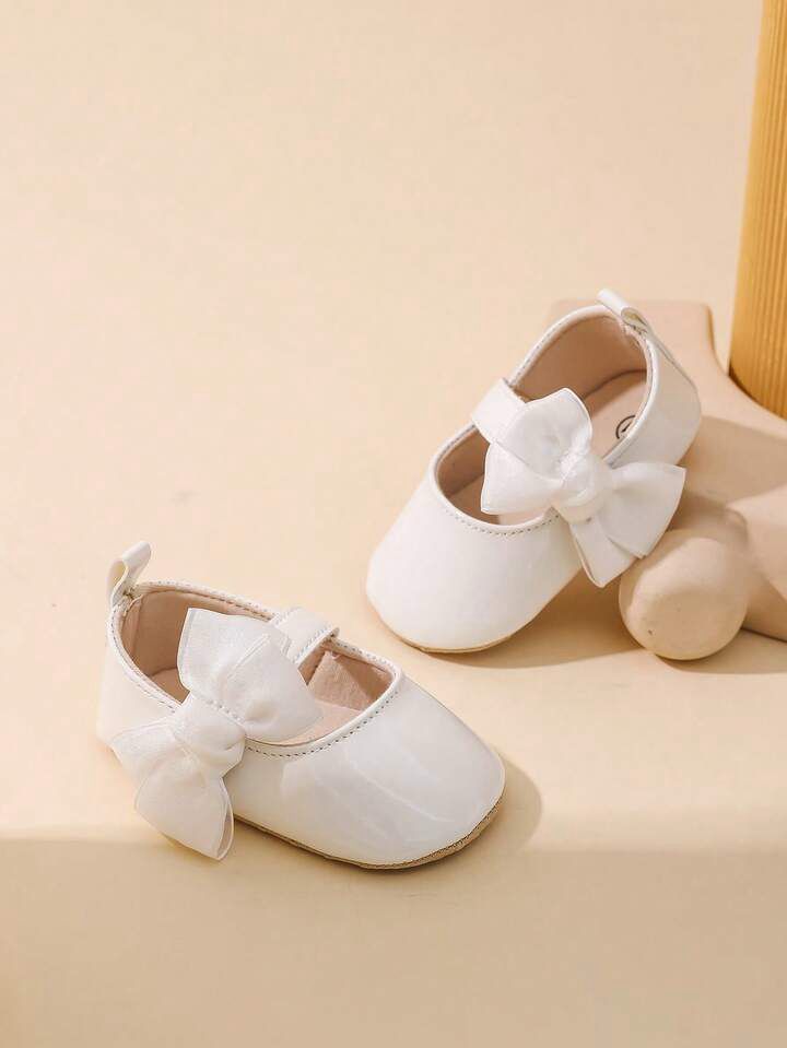 0-1 Year Baby Girls Glossy Butterfly Hook And Loop Design Flat